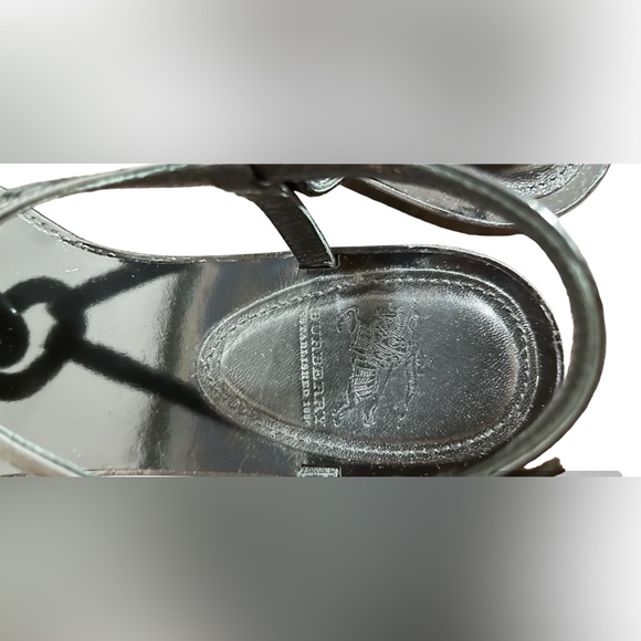 BURBERRY Black Link Patent Leather Chain Thong Sandals EU 39 US 8.5 Flats - Picture 11 of 11